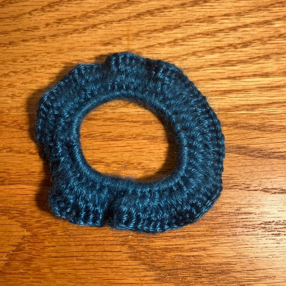 Daisymaeshop SUPER scrunchie set. In purple and blue . Handmade by me!